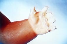 <b>Clac !</b> - (Flashs) / photographie couleur / 30x45 cm / édition: 3 et 2 e.a. / 1998