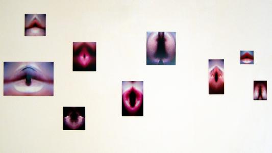 <b>Electromagnetic spectrum</b> - vue de l'exposition, Passage de l'art, Marseille, 2005