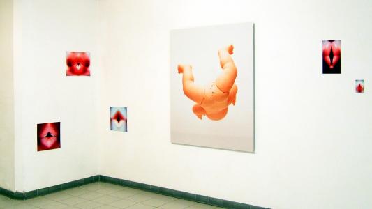 <b>Electromagnetic spectrum</b> - vue de l'exposition, Passage de l'art, Marseille, 2005