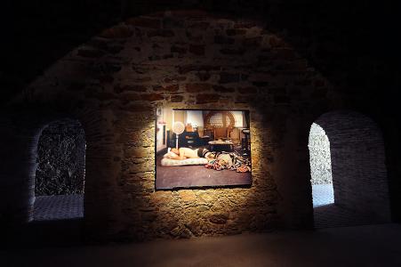 <b>La grenade</b> - vue de l'exposition, Fort Napoléon, Galerie La Tête d'Obsidienne, La Seyne-sur-Mer, 2010 (photo: Rozenn Leboucher)