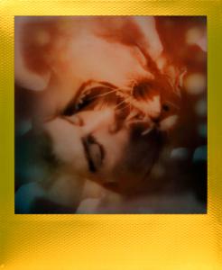 <b>Golden ecstasy</b> - polaroid couleur, 10,7x8,8 cm, exemplaire unique, 2019-2020